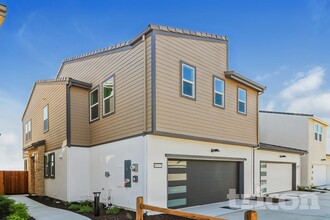 Building Photo - 8213 Perla Wy