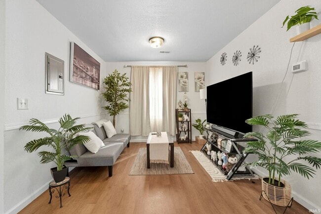 Foto del edificio - 4953 Lahmeyer Rd