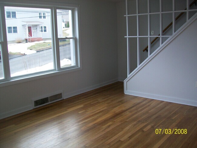 Foto del edificio - 6 Geissler Dr