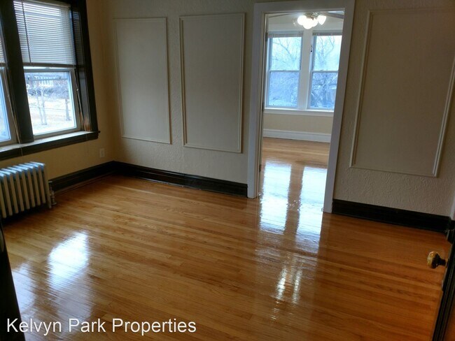 Building Photo - 4541 W Wellington Ave