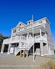 Building Photo - 6 N Bayview Ave
