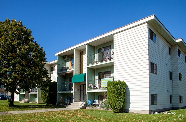 Building Photo - Curlew Apartments