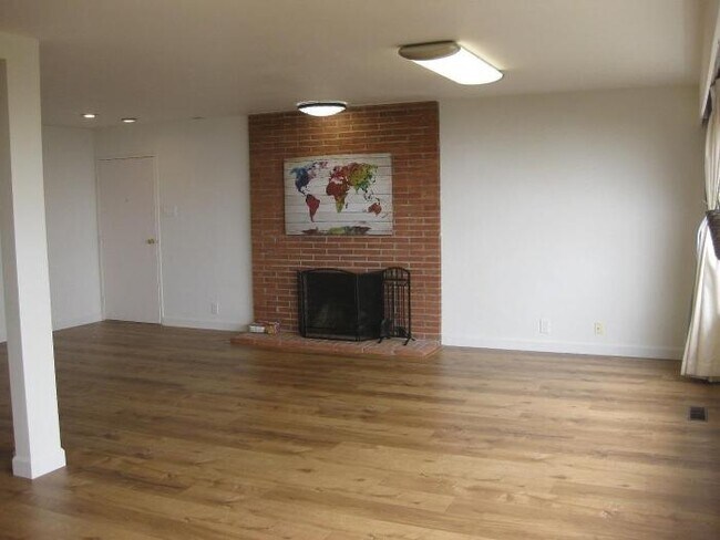 Foto del edificio - 5 bedroom in Pacifica CA 94044