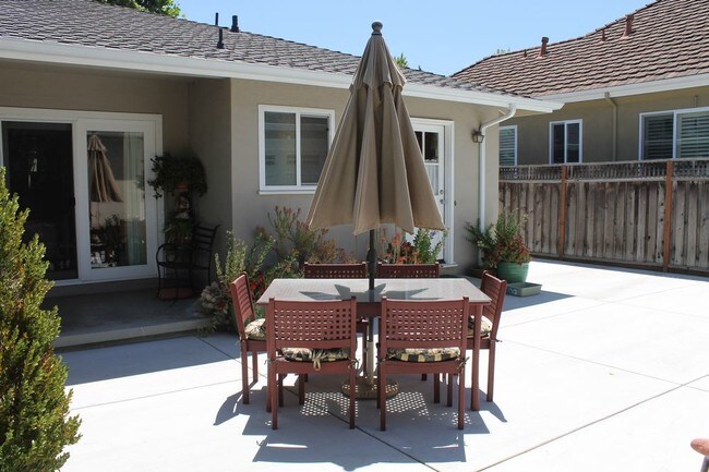 Foto del edificio - Adorable Willow Glen Three Bedroom Home