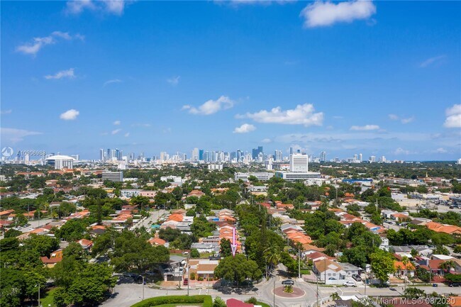 Foto del edificio - 527 SW 31st Ave