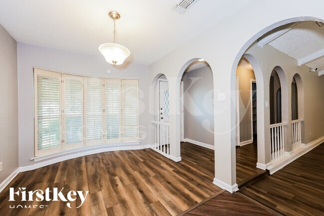 Foto del edificio - 3944 Misty Meadow Dr