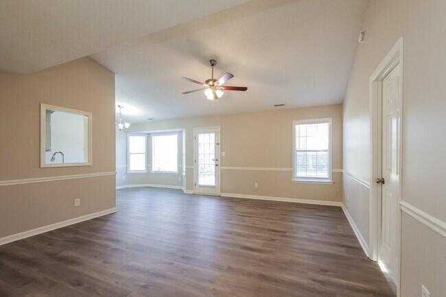 Building Photo - 3013 Faircroft Way