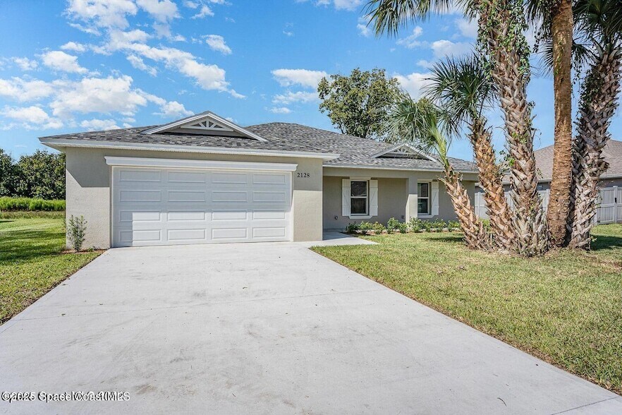 Foto principal - 2128 Arnold Palmer Dr