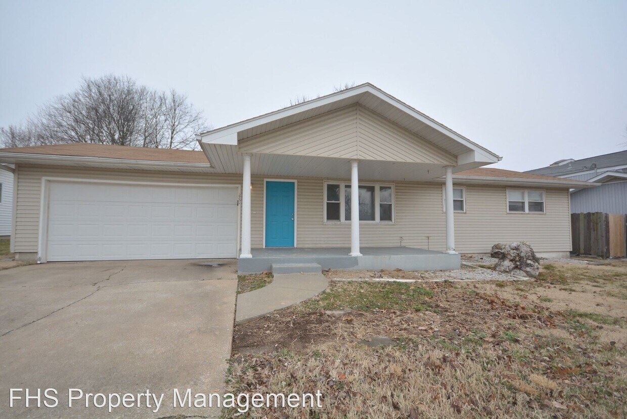 3 br, 2 bath House 2751 W Sylvia Ct House for Rent in Springfield