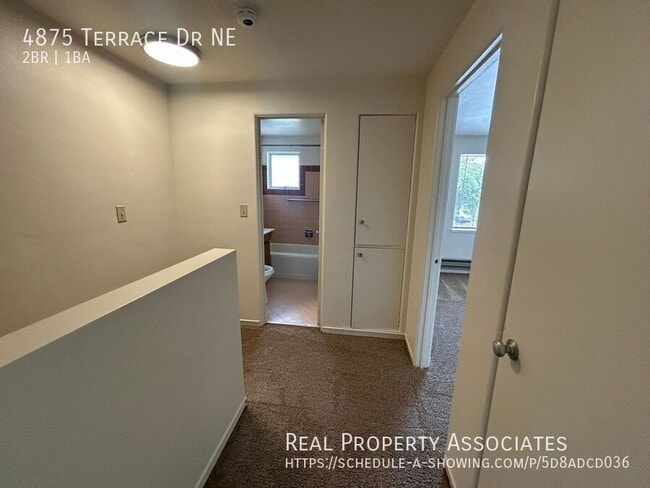 Building Photo - 4875 Terrace Dr NE