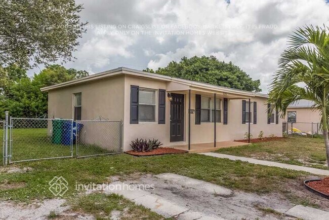 Building Photo - 335 NW 190th St