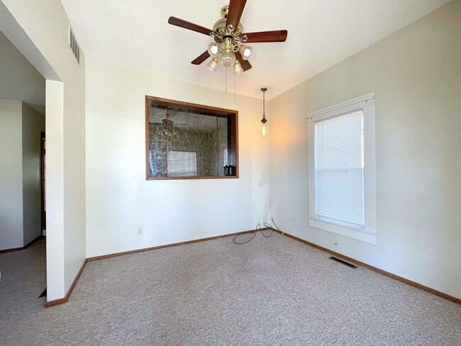 Building Photo - One bedroom house