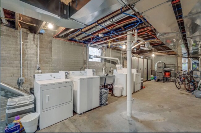 Foto del edificio - 1600 Central St