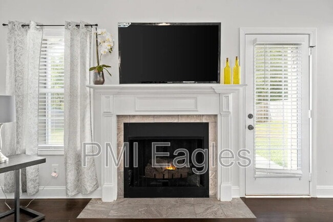 Building Photo - 243 Azalea Dr