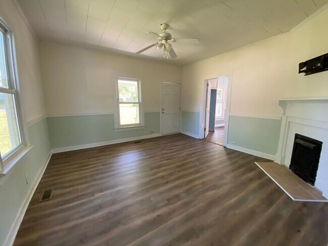 Foto del edificio - Exclusively Offered by Muse Realty, LLC