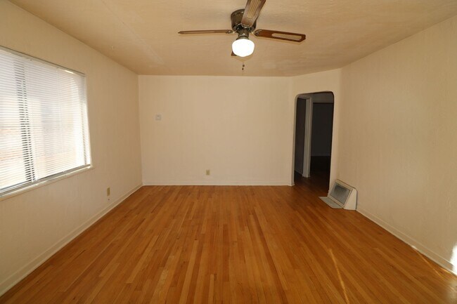 Foto del edificio - 629 Jefferson St NE