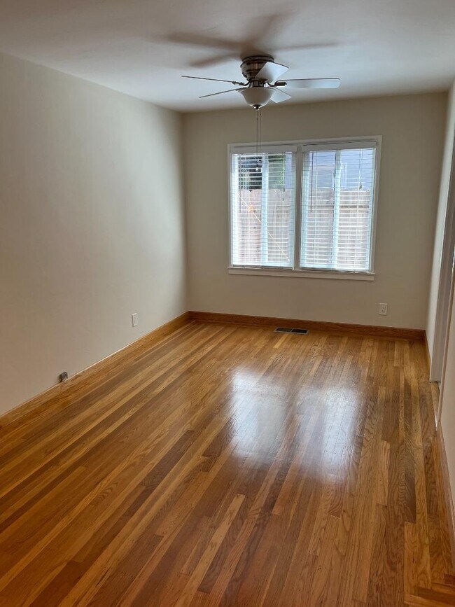 Foto del edificio - 860 Live Oak Ave