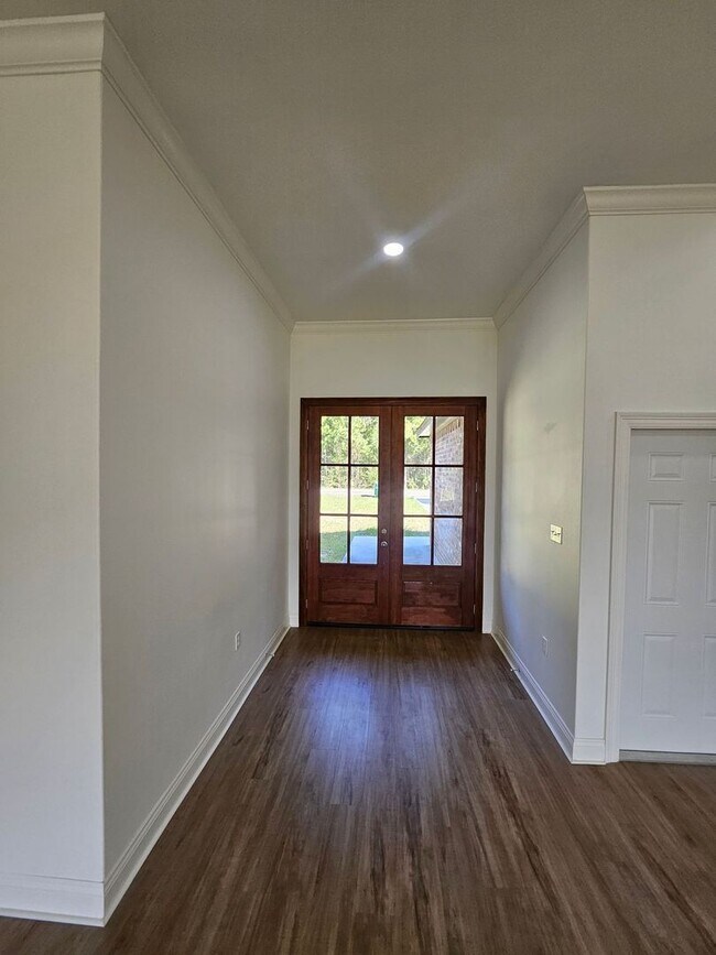 Foto del edificio - 748 Lockhart Cutoff Rd