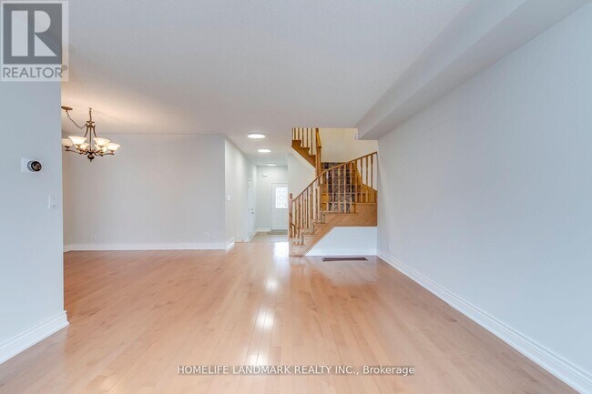 Building Photo - 7 Marshview Ave