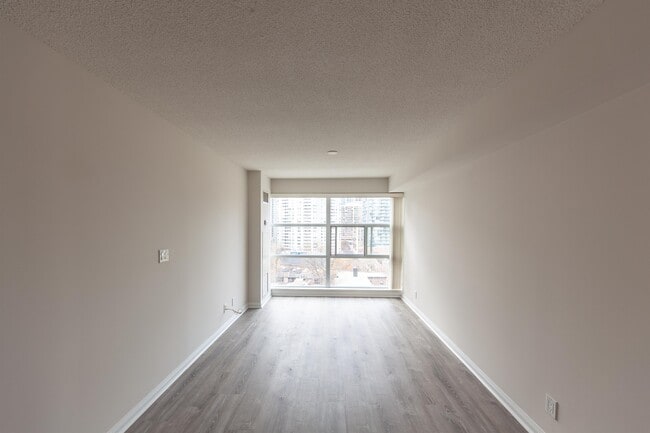 Building Photo - 11-1411 St Joseph St