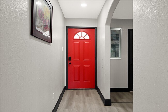 Building Photo - 12115 Wood Forest Dr