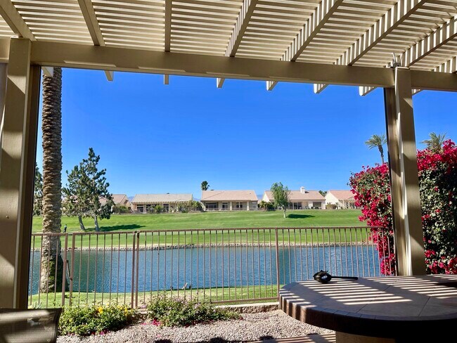 Foto del edificio - 78745 Sunrise Canyon Ave