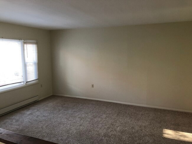 Building Photo - 106 Fernwood Ct