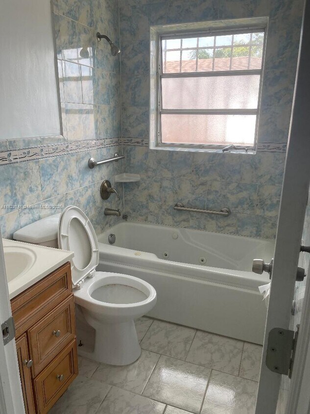 Foto del edificio - 3044 NW 49th St