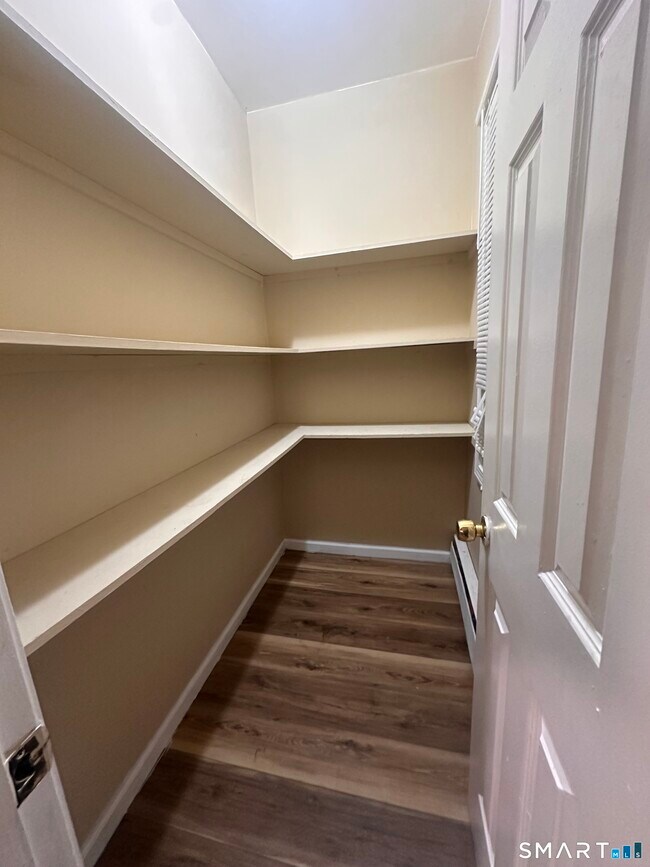 Foto del edificio - 349 Blue Hills Ave