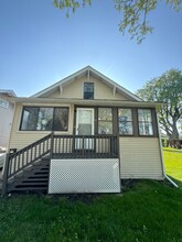 Building Photo - 768 Greenbay Ave