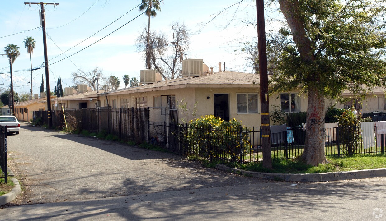Foto del edificio - 1447-1461 Wall Ave