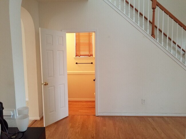 Building Photo - 4409 Silver Fox Ln