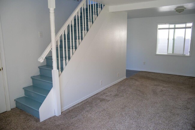 Building Photo - Cozy Three Bedroom Home in West Salem