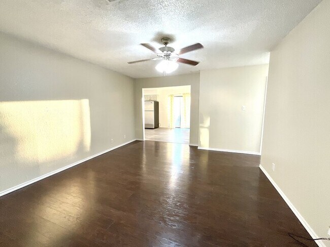 Building Photo - 14633 S Xenophon Ave