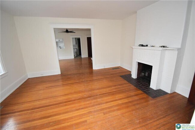 Foto del edificio - 310 March St