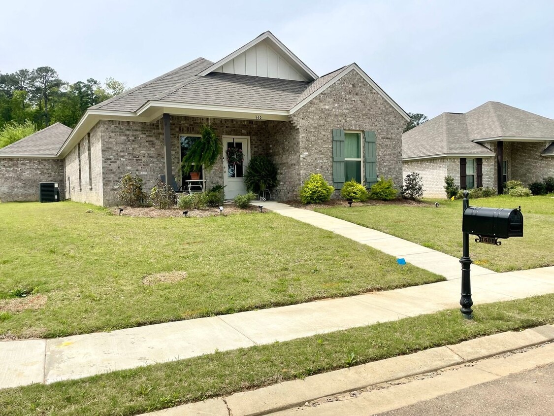 Beautiful 3/2 + office home for rent next to Brandon High School! - Beautiful 3/2 Home for Rent next to Brandon High School!