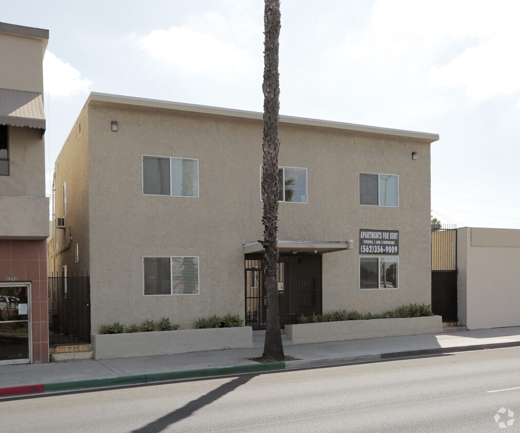Building Photo - 2284 Long Beach Blvd