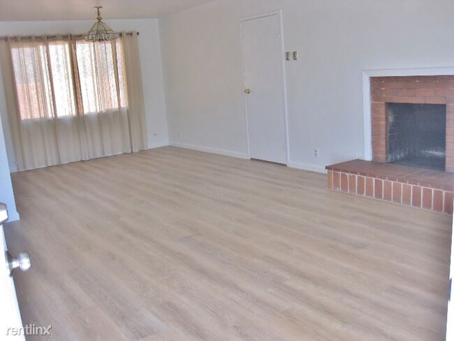 Building Photo - 3 br, 1 bath House - 1227 Linda Mar Blvd.