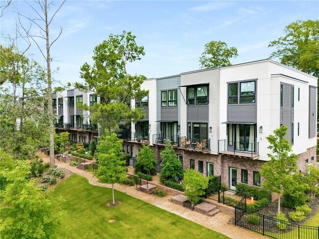 Foto del edificio - 2199 Lenox Rd NE