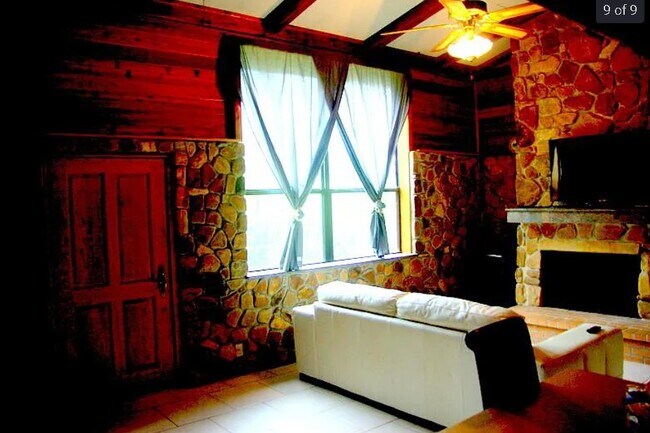 Foto del edificio - 2901 Kelvington Dr