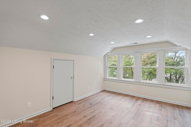 Building Photo - 4206 Southern Pkwy