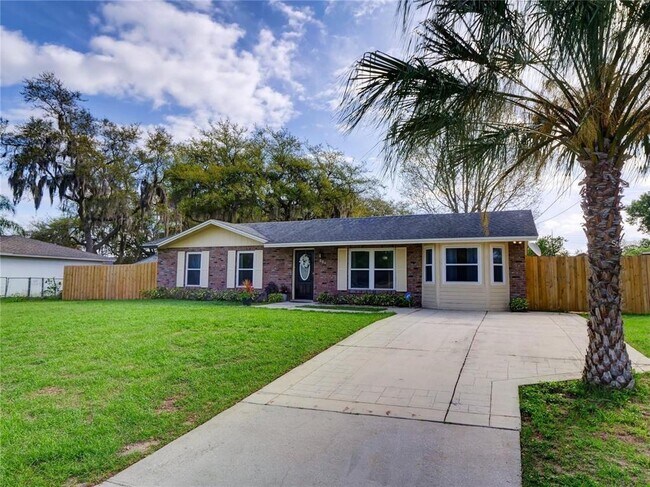 Foto del edificio - 351 Monarco Ave