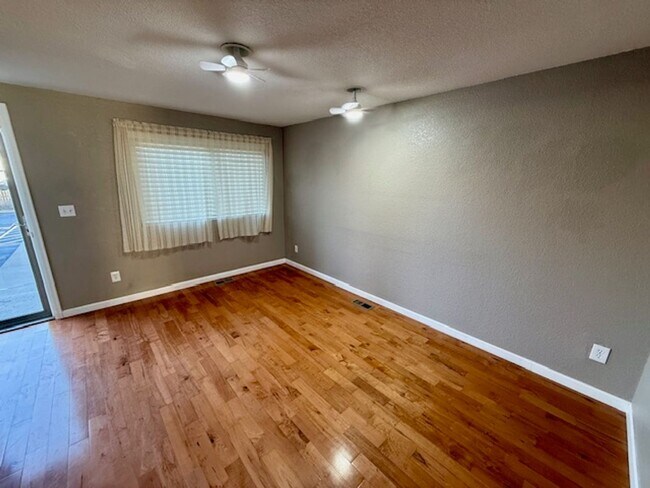 Foto del edificio - Wheat Ridge 2-story