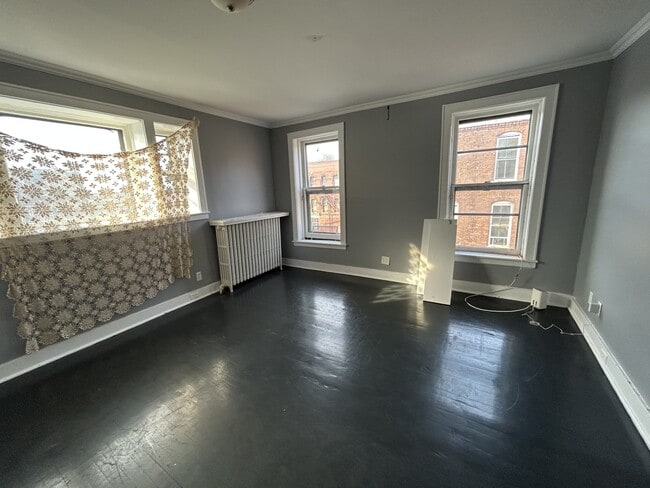 Building Photo - 80 Princess St