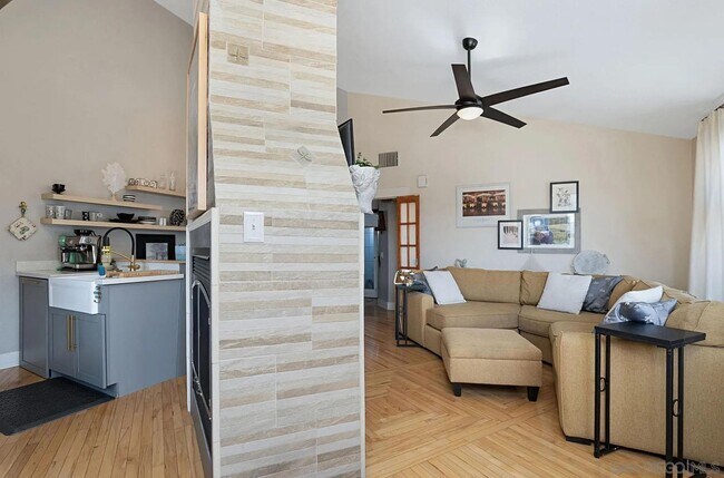 Foto del edificio - 213 Elm Ave