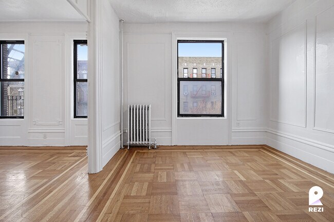Building Photo - 603 Academy St