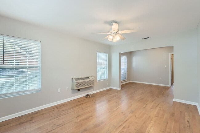 Foto del edificio - 224 E Boyd St