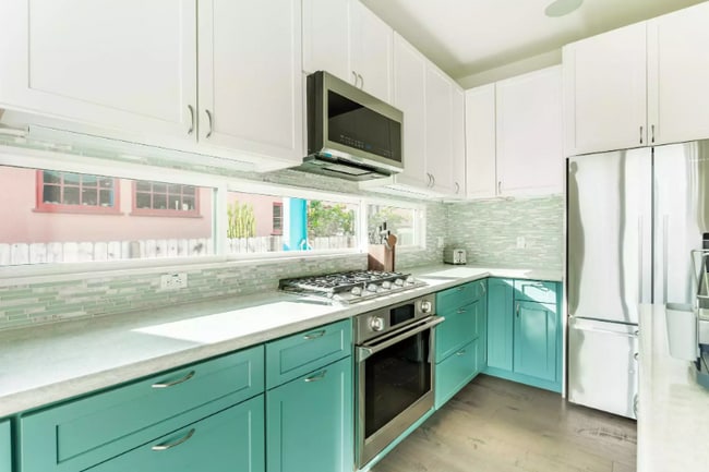 Building Photo - 611 Flower Ave