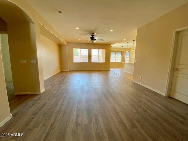 Foto del edificio - 2127 W Maya Way
