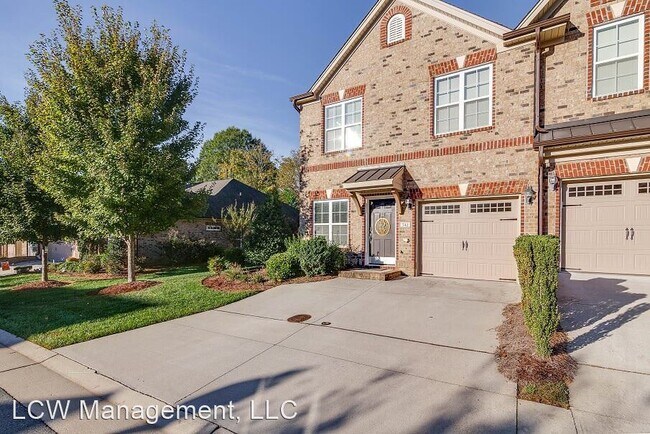 Building Photo - 2 br, 2.5 bath House - 742 Sterling Brooke...